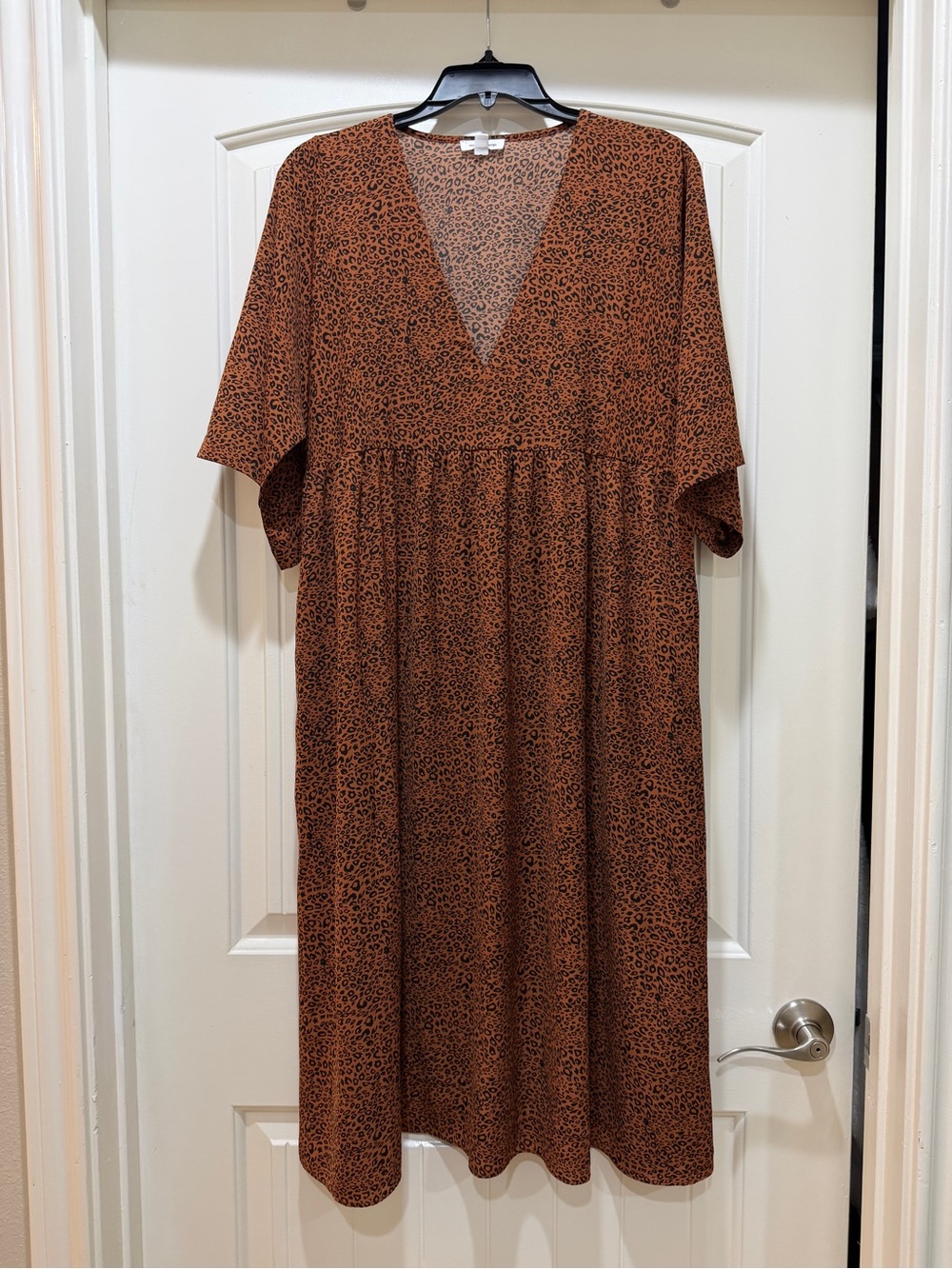 mittoshop Leopard Print V-Neck Midi Dress